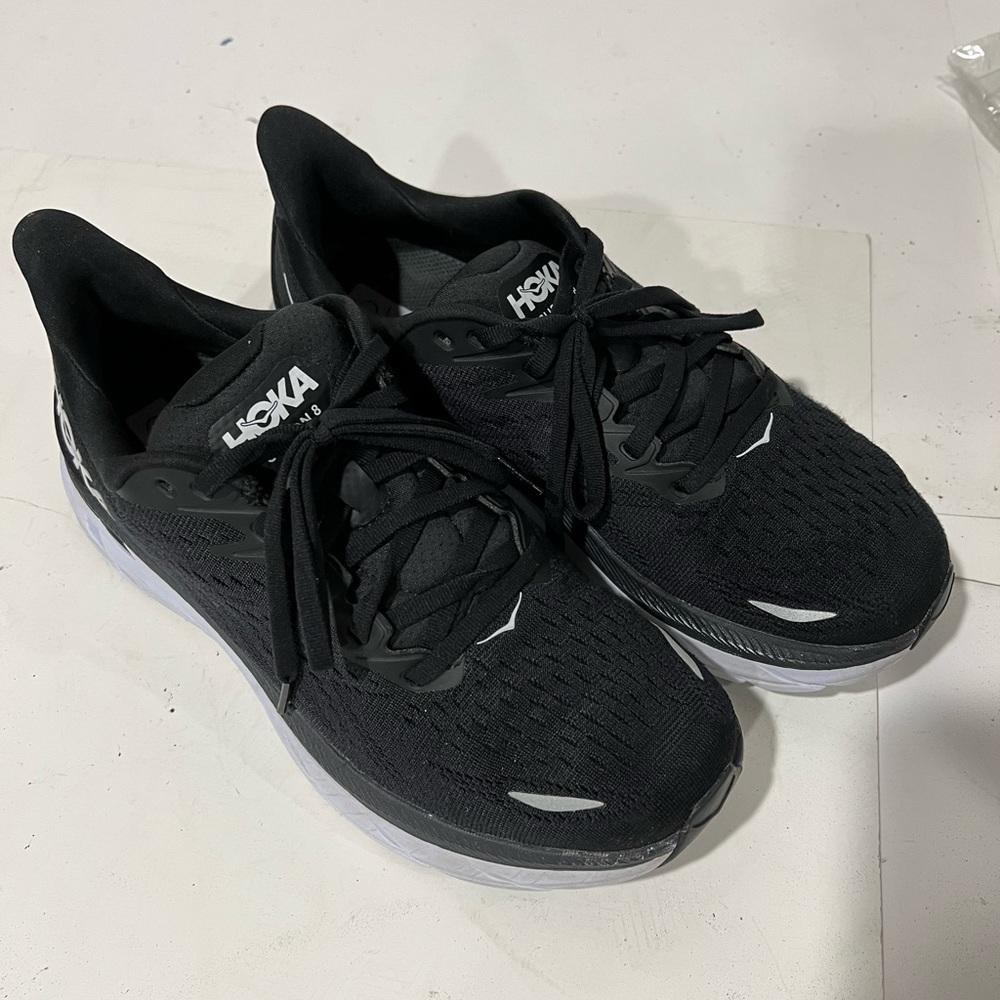 Hoka one Clifton 8 - Woman’s 8.5